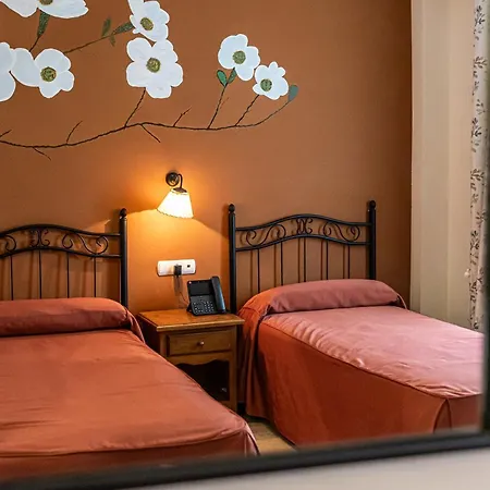 Rosas Hotel 2*