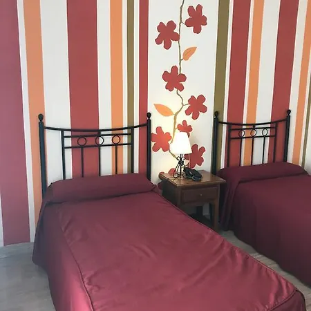 Rosas Hotel 2*