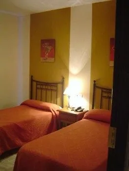 Rosas Hotel 2*