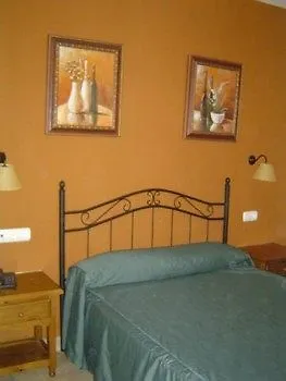 Rosas Hotel 2*